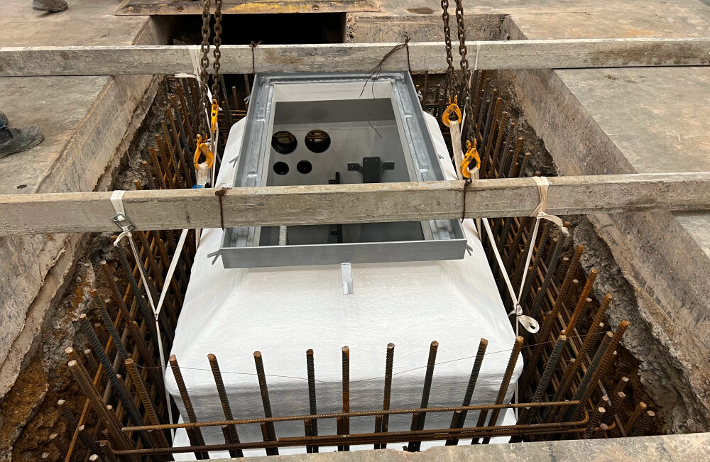 The nose pit being placed at Heathrow Airport